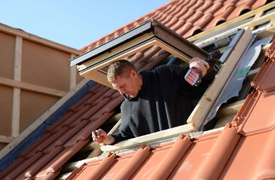 Pose de fenêtres de toit Velux à Molleville